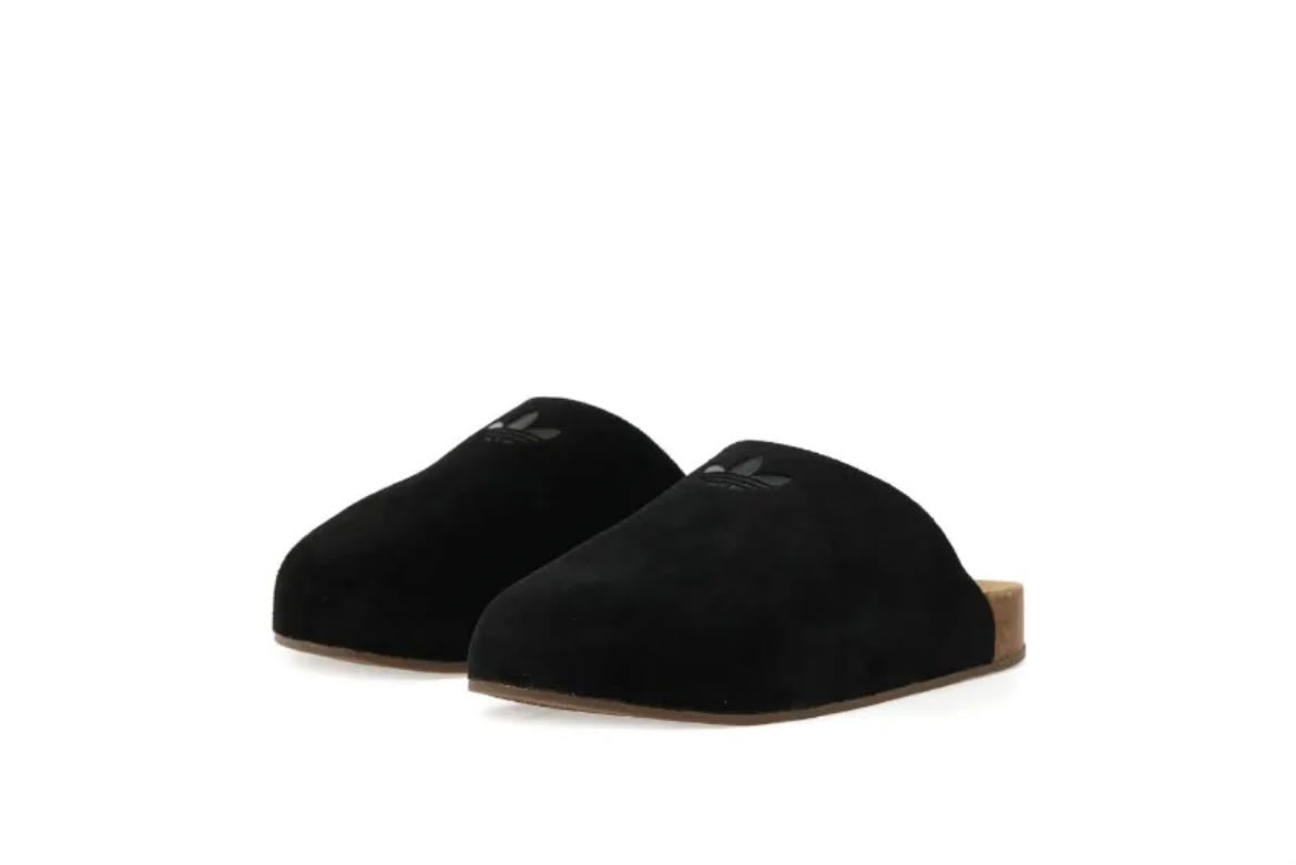 Black mules reference photograph