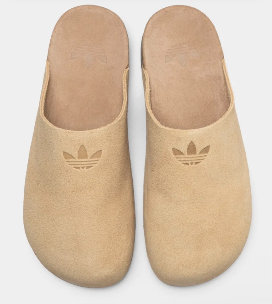 Beige mules reference photograph